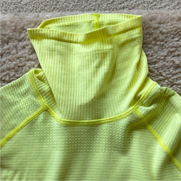 Lululemon Athletica Run Swiftly Long Sleeve Turtleneck Tee - Picture 5 of 6